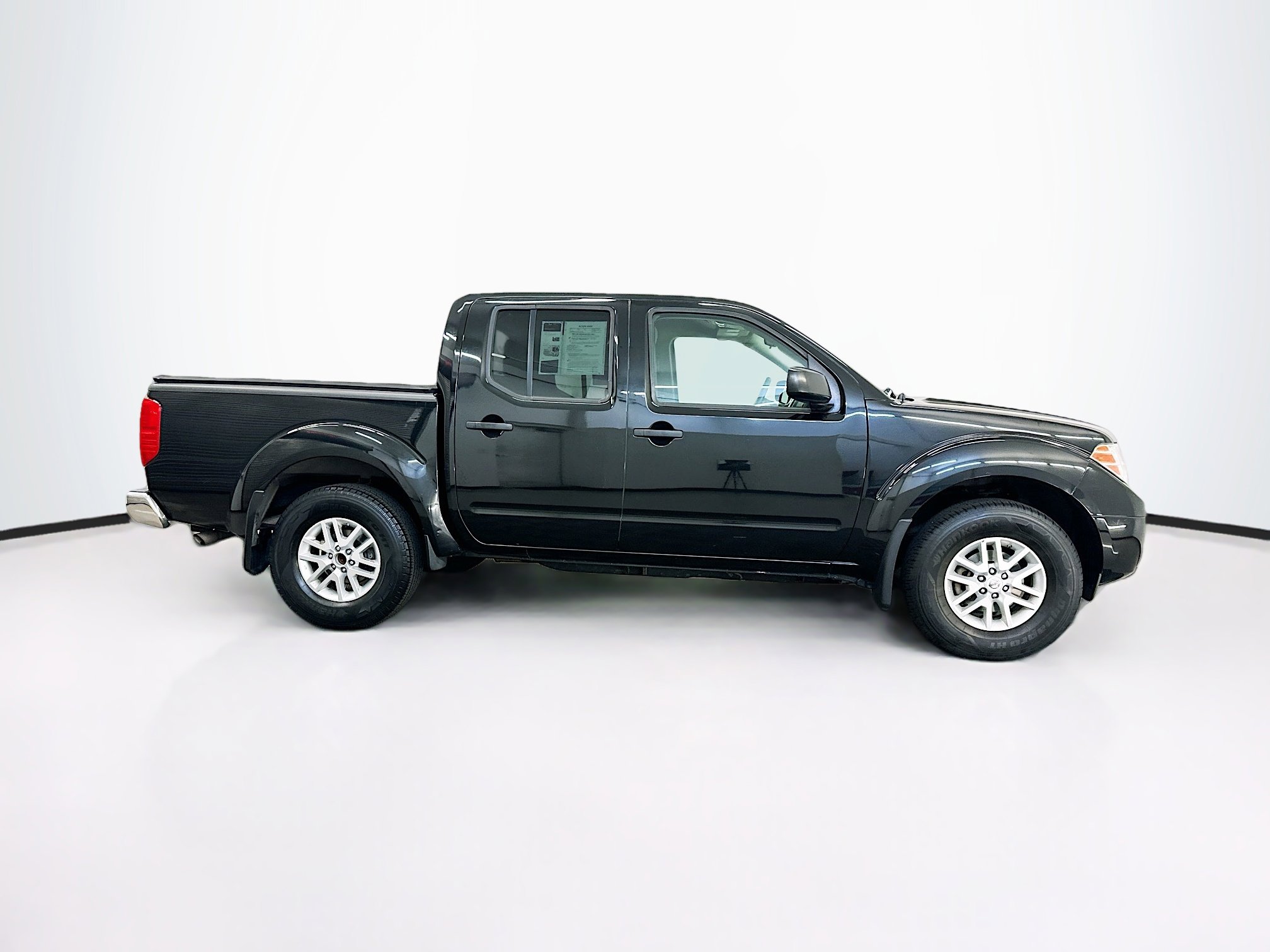 Used 2018 Nissan Frontier SV AWD/4WD image 10