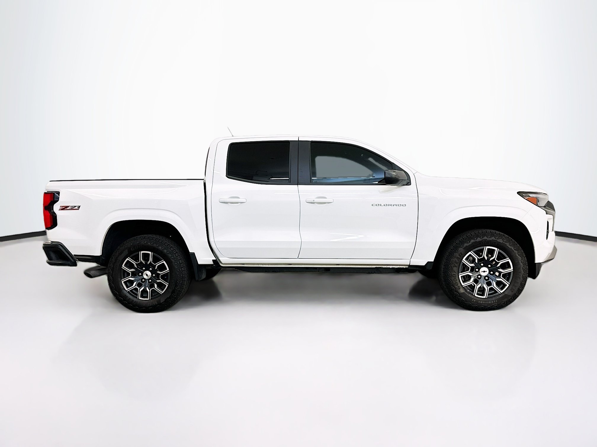 Used 2025 Chevrolet Colorado Z71 AWD/4WD image 10