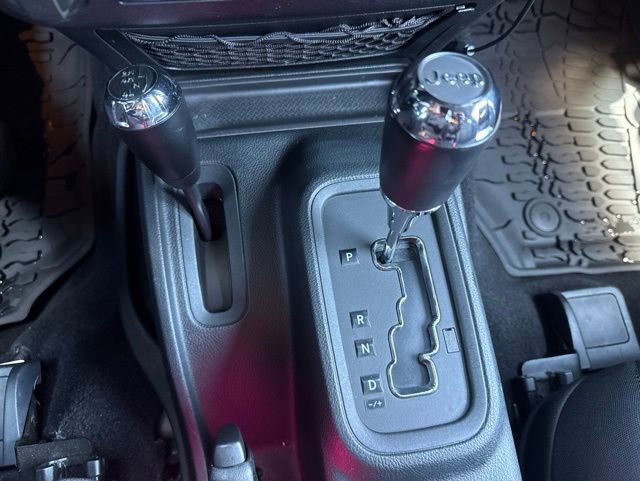 Used 2016 Jeep Wrangler Sport w/ Connectivity Group AWD/4WD image 10
