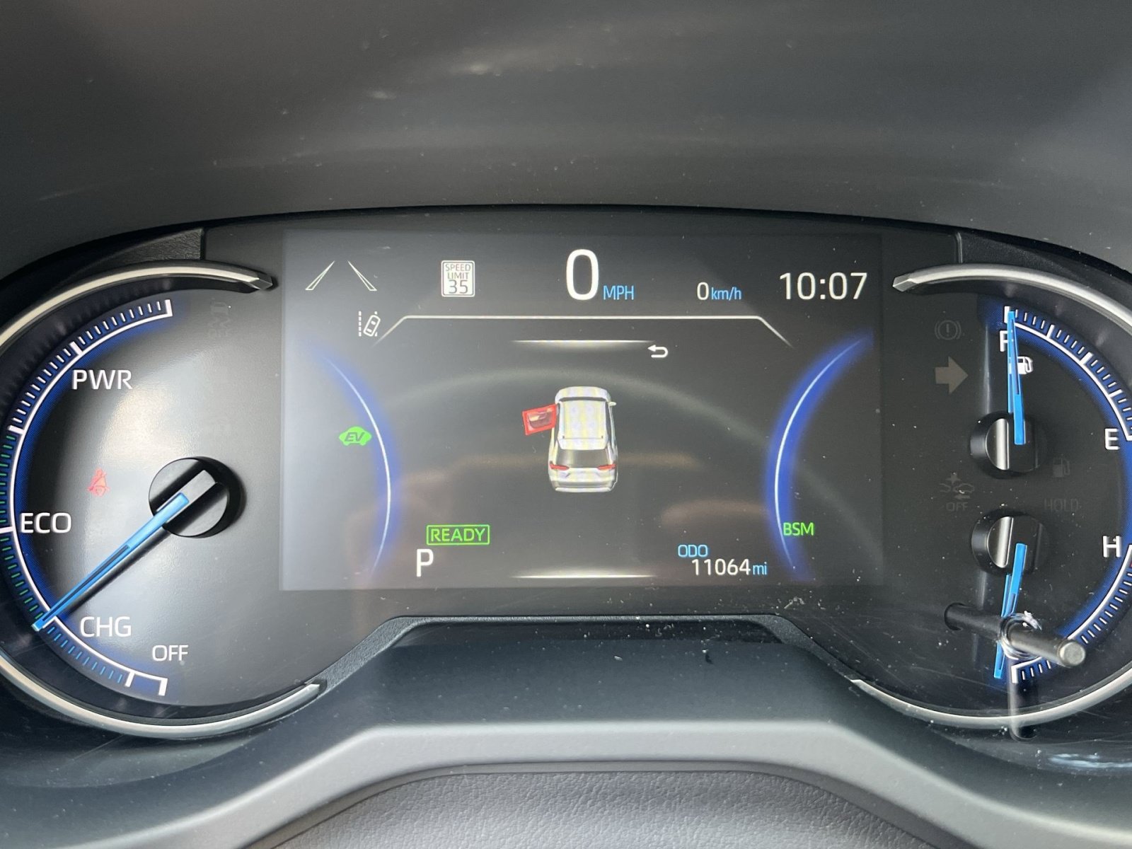 Used 2025 Toyota RAV4 XLE AWD/4WD image 16