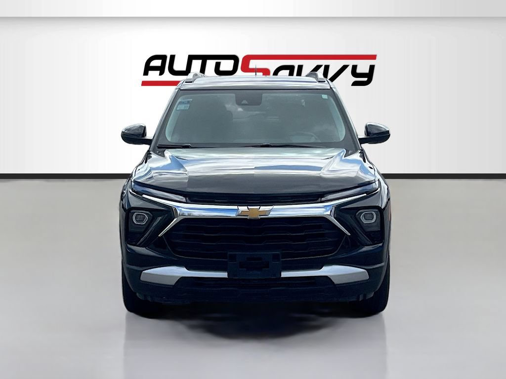 Used 2024 Chevrolet TrailBlazer LT w/ Convenience Package AWD/4WD image 2