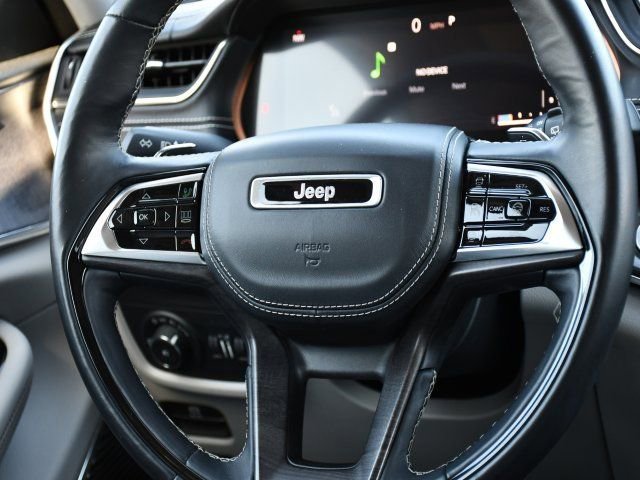 Used 2021 Jeep Grand Cherokee L Overland w/ Advanced Protech Group III image 23