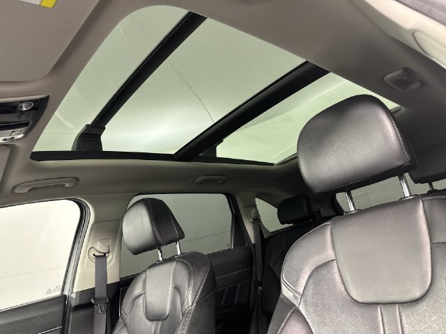 Used 2023 Kia Sorento SX FWD image 19