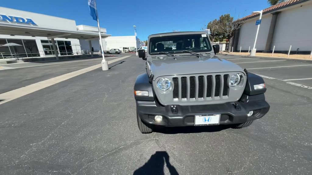 Used 2023 Jeep Wrangler Sport image 3