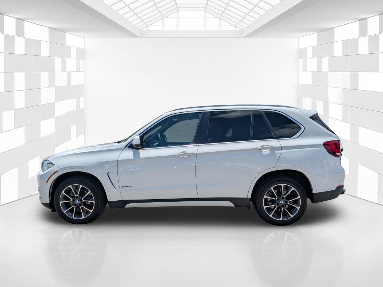 Used 2017 BMW X5 sDrive35i RWD image 4