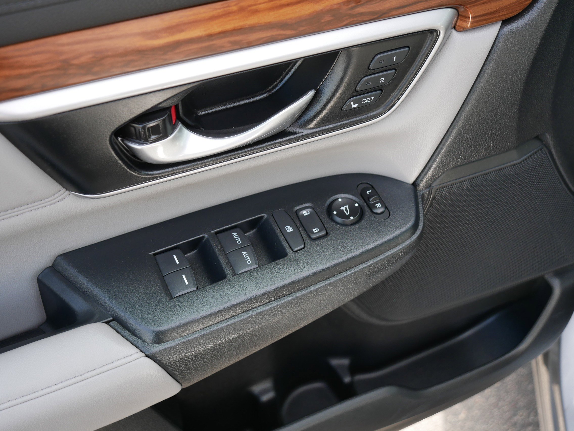 Used 2022 Honda CR-V Touring image 19