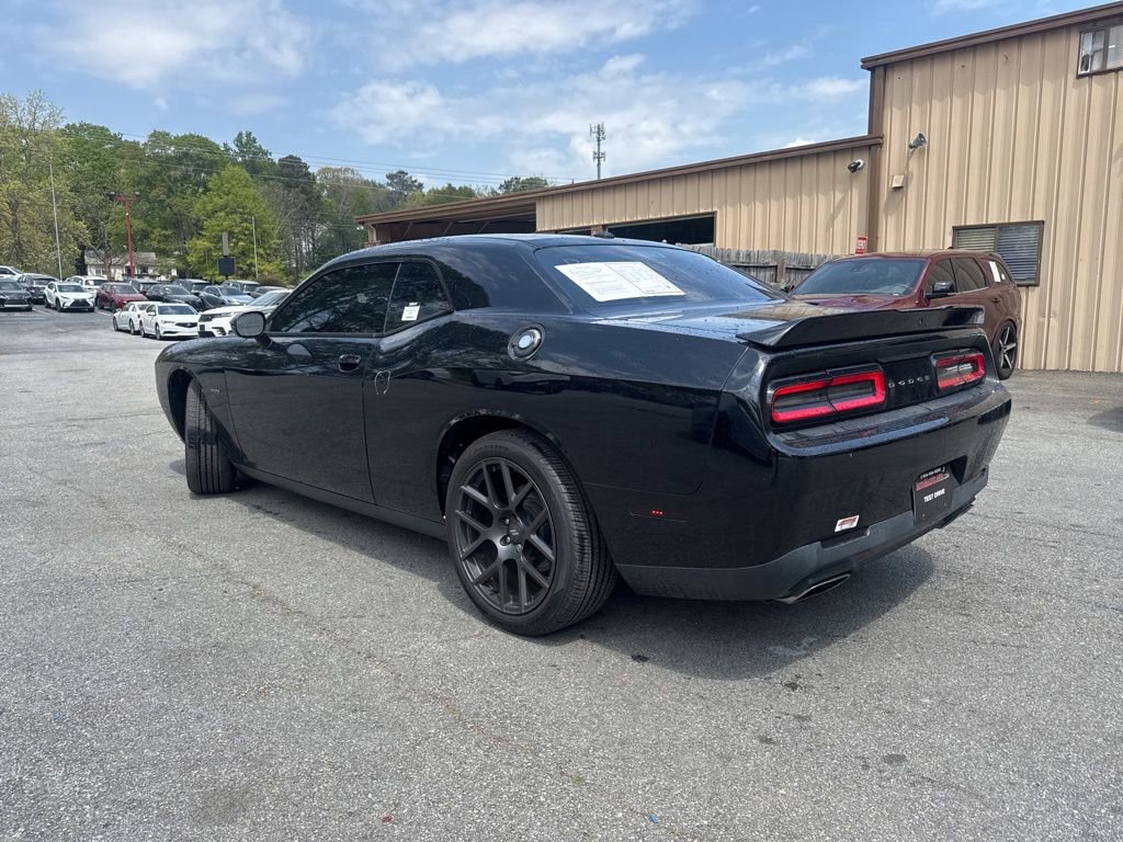Used 2018 Dodge Challenger R/T image 2