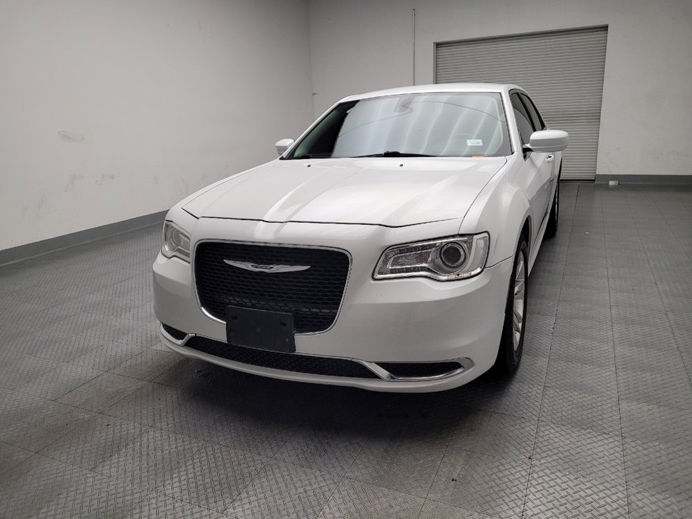 Used 2017 Chrysler 300 Limited image 15
