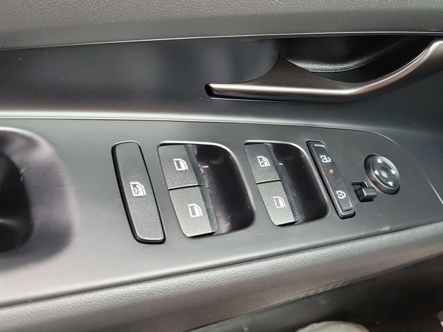 New 2026 Hyundai Elantra SEL Sport FWD image 15