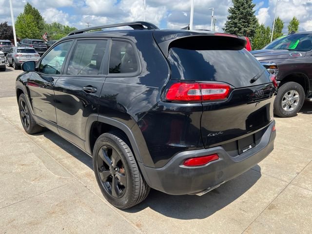 Used 2016 Jeep Cherokee Latitude w/ Comfort/Convenience Group AWD/4WD image 4