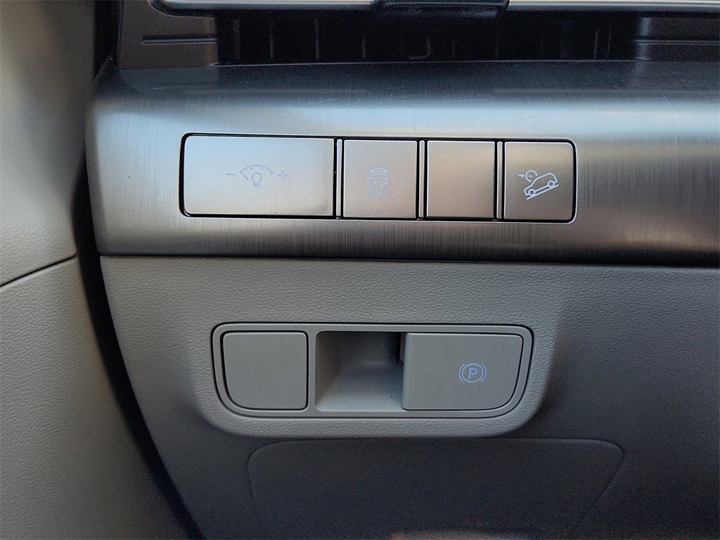 Used 2025 Hyundai Kona SEL image 15