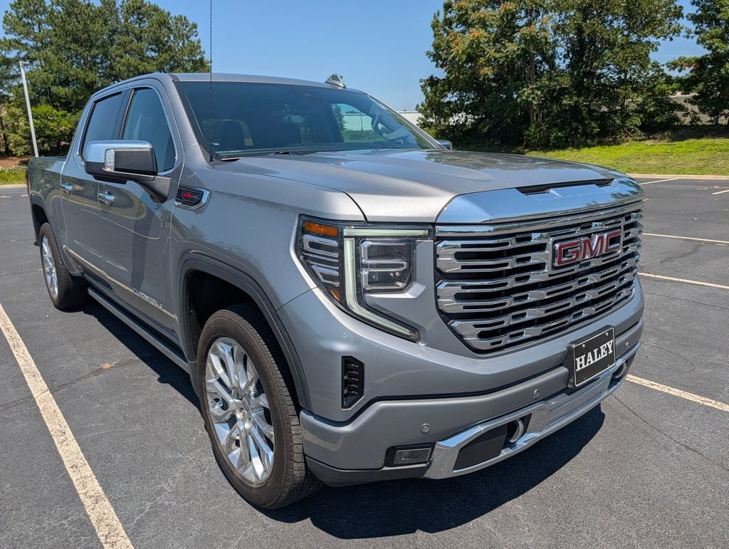 Used 2024 GMC Sierra 1500 Denali w/ Denali Reserve Package AWD/4WD image 2