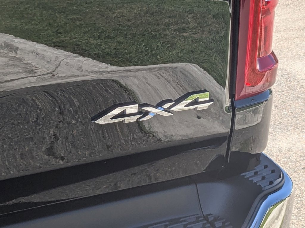 New 2026 RAM 1500 Laramie AWD/4WD image 14