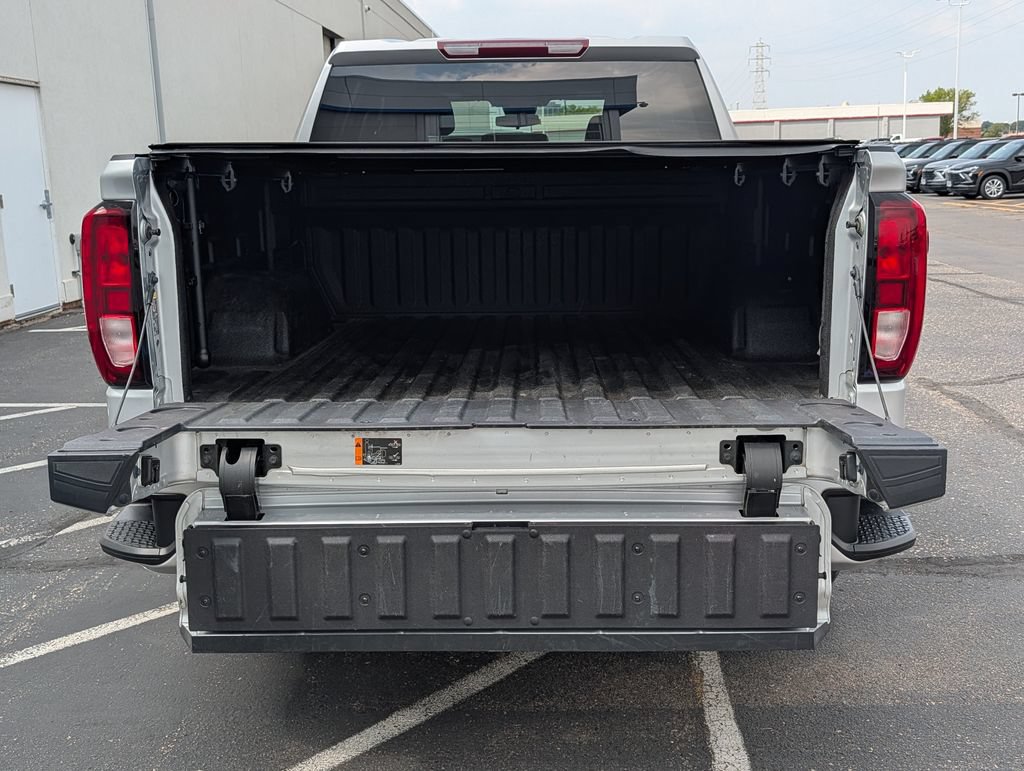 Used 2022 GMC Sierra 1500 Elevation AWD/4WD image 8