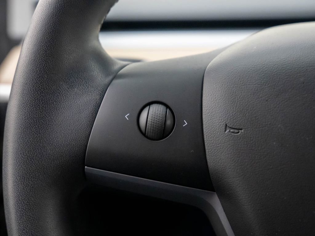 Used 2020 Tesla Model 3 Performance image 20