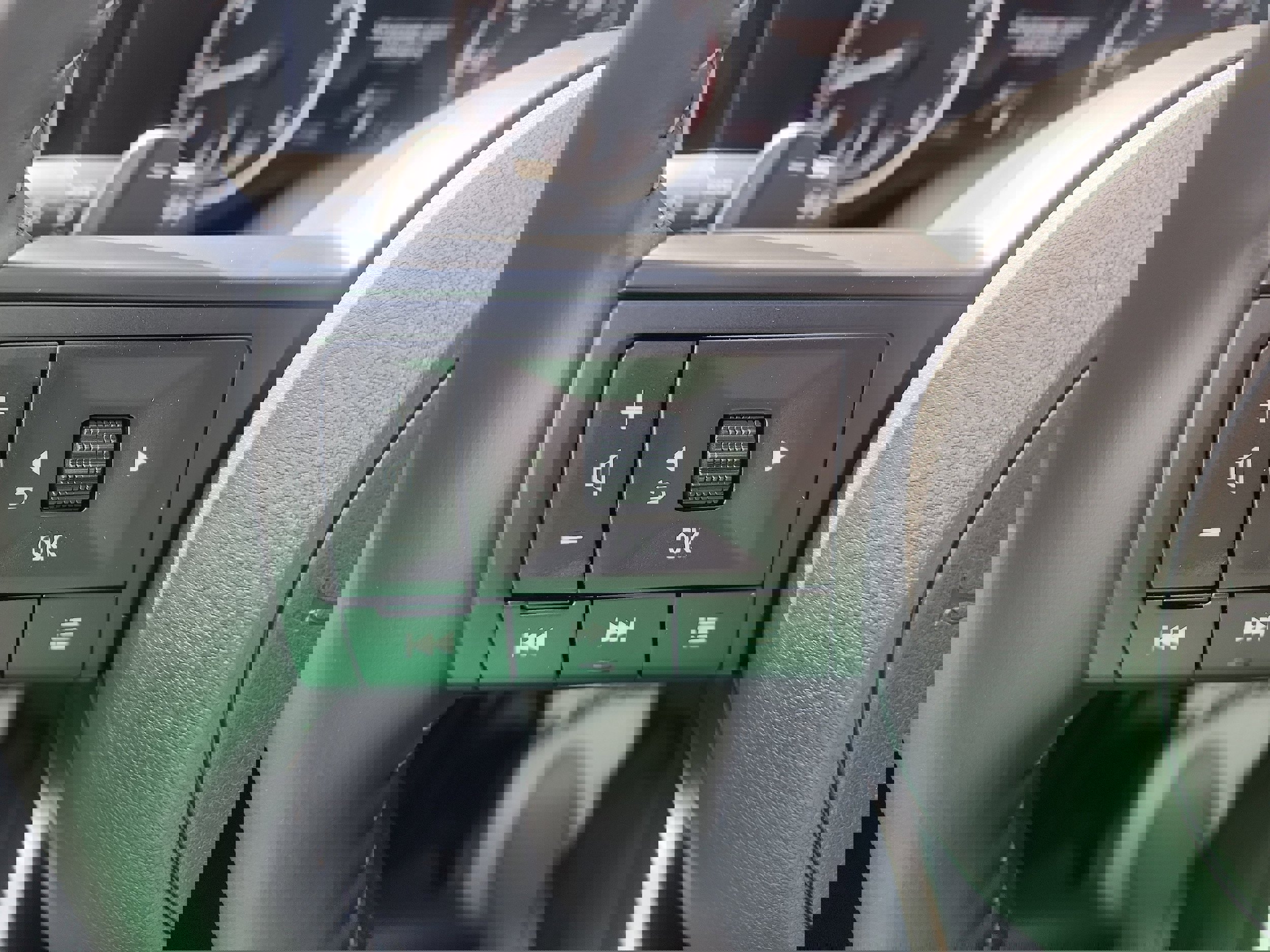 New 2025 Nissan Pathfinder SV w/ Black Appearance Package image 19