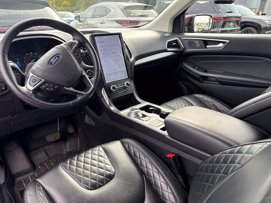 Used 2024 Ford Edge Titanium AWD/4WD image 16