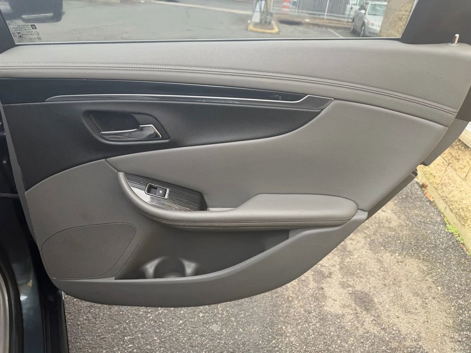 Used 2018 Chevrolet Impala LT image 11