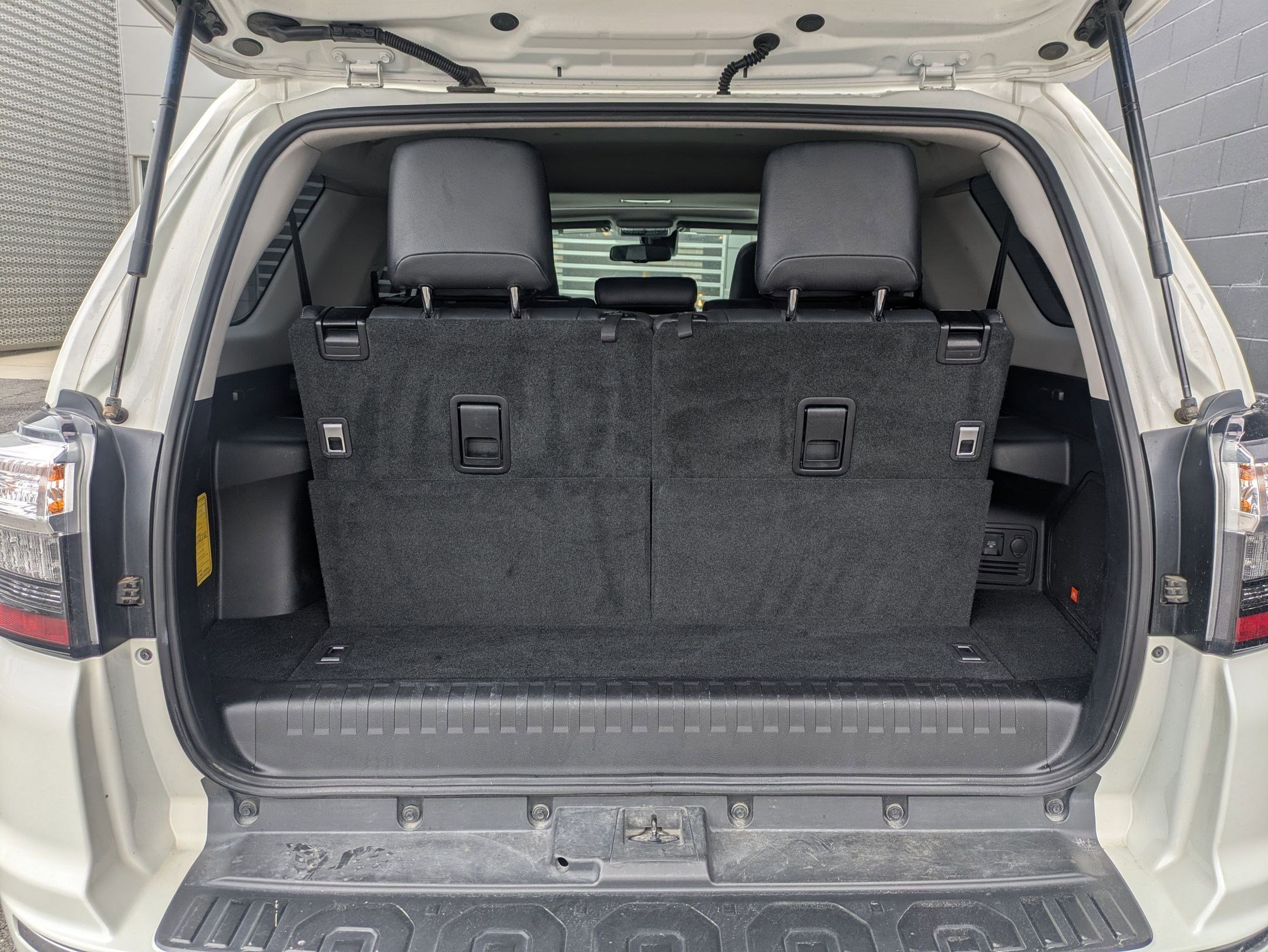 Used 2023 Toyota 4Runner Limited image 27