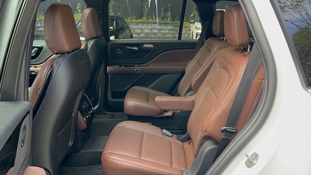 Used 2026 Lincoln Aviator Reserve AWD/4WD image 15