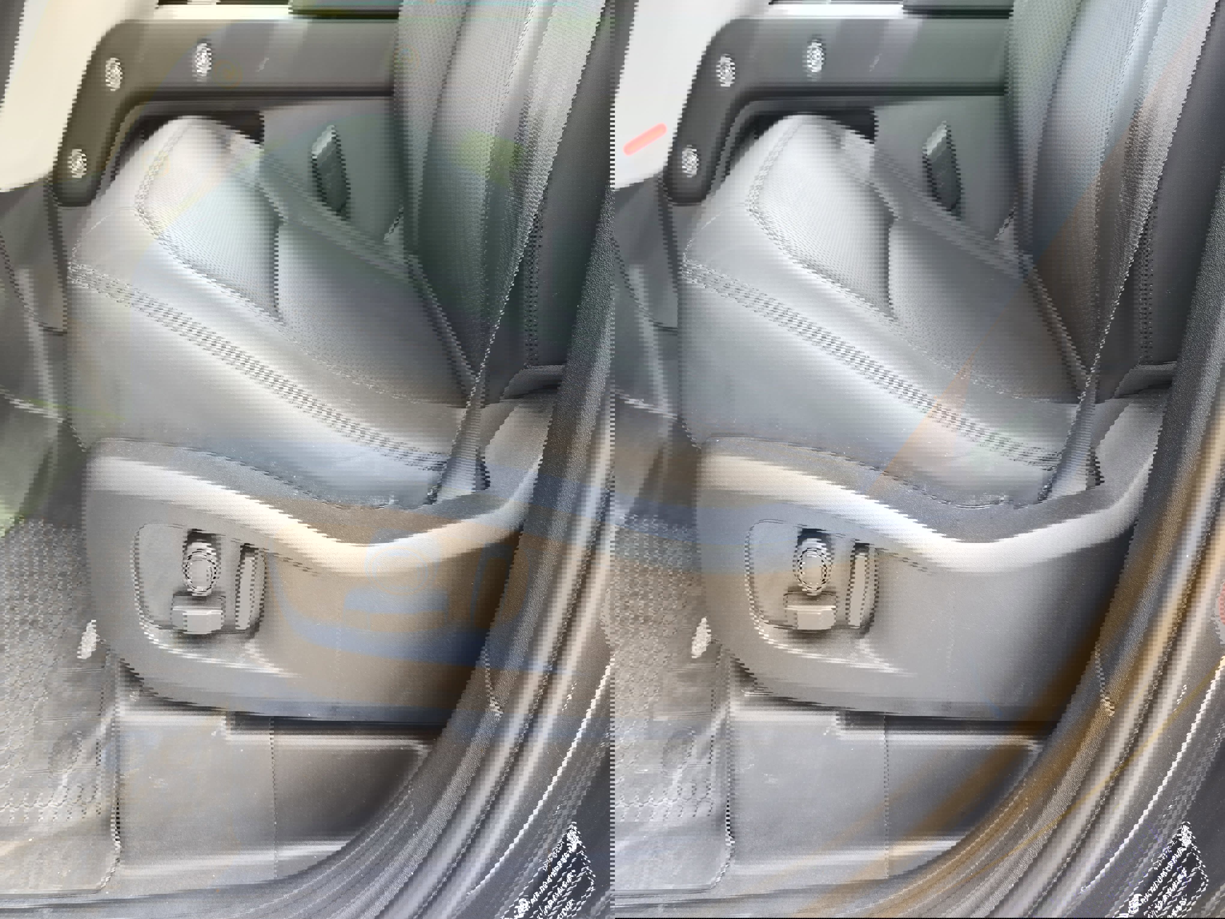 Certified 2025 Land Rover Defender 110 S image 27