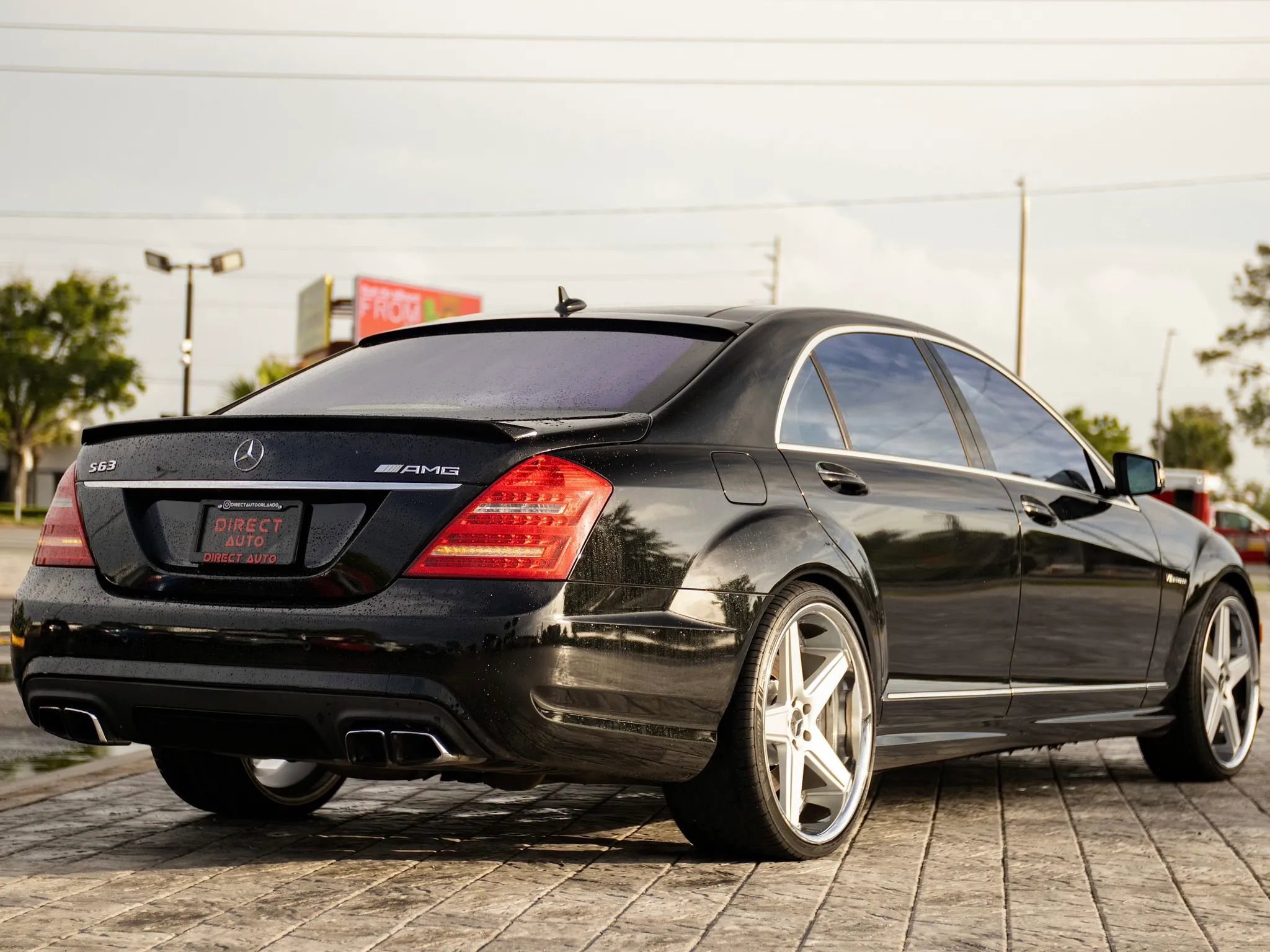 Used 2011 Mercedes-Benz S 63 AMG w/ AMG Performance Pkg image 11