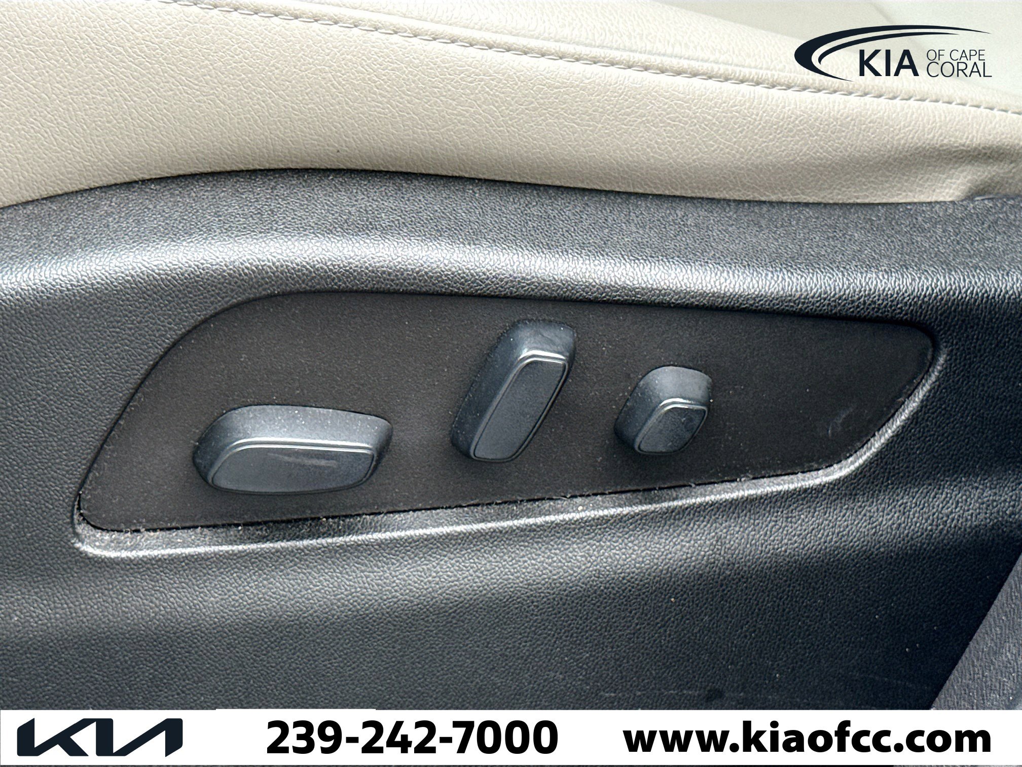 Used 2023 Cadillac XT4 Luxury w/ Driver Awareness Package image 24