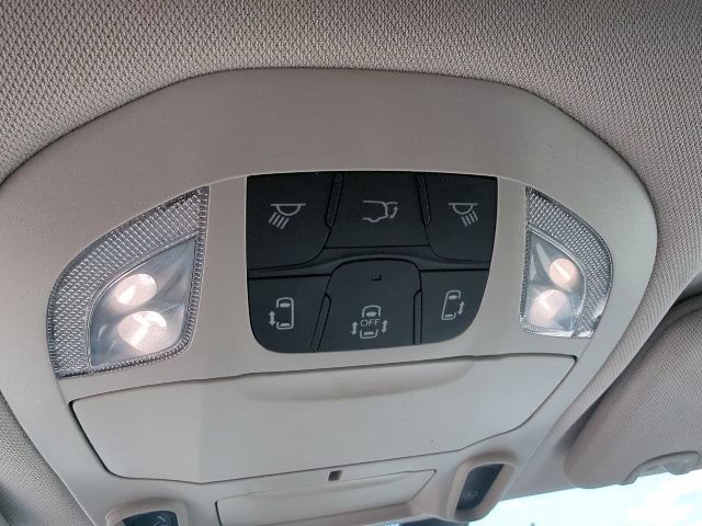 Used 2018 Chrysler Pacifica Limited FWD image 22