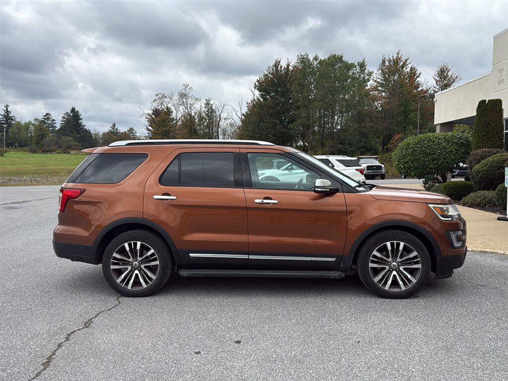 Used 2017 Ford Explorer Platinum AWD/4WD image 4