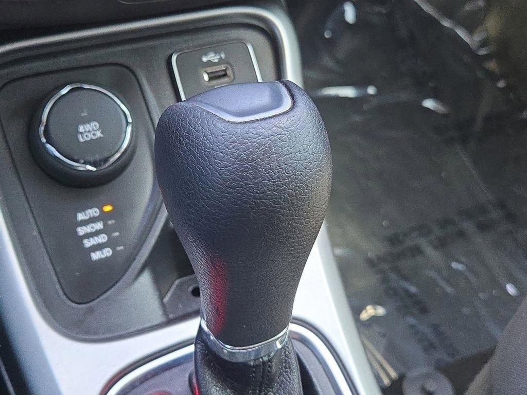 Used 2021 Jeep Compass Sport w/ Cold Weather Group image 22