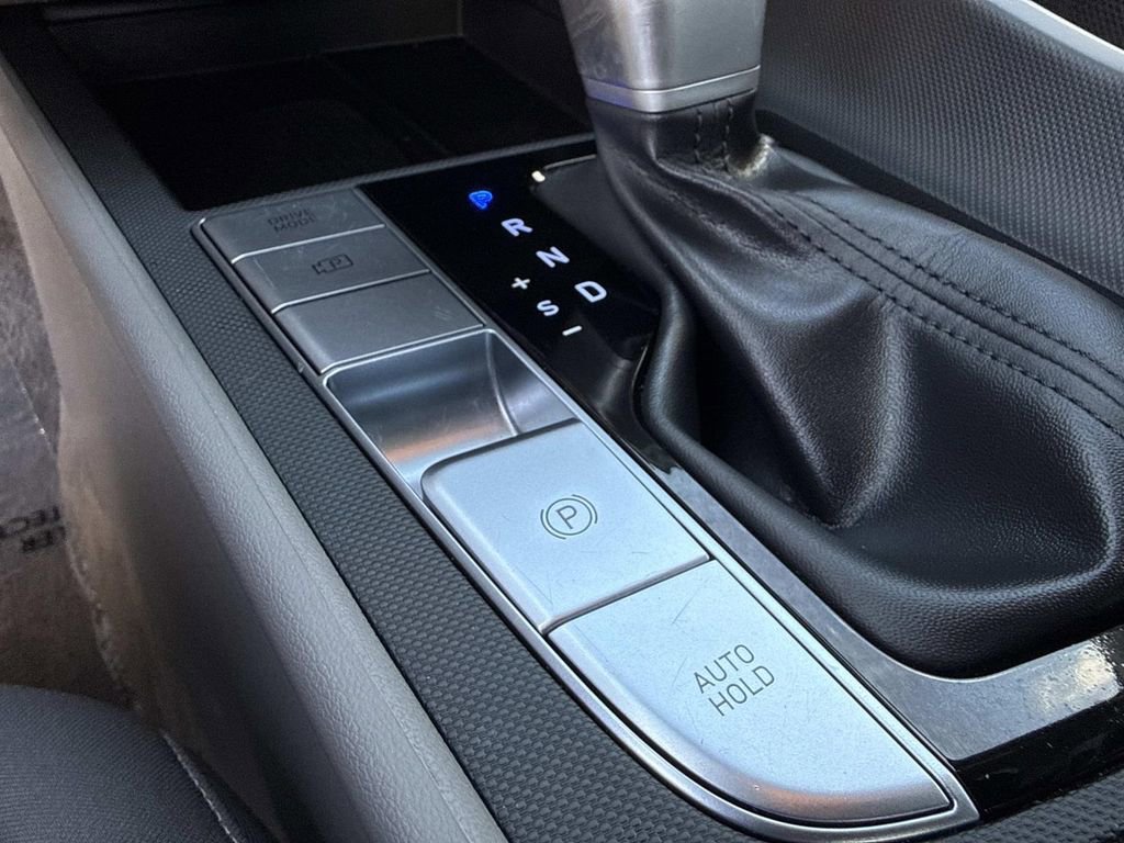 Used 2024 Hyundai Elantra SEL w/ Convenience Package image 33