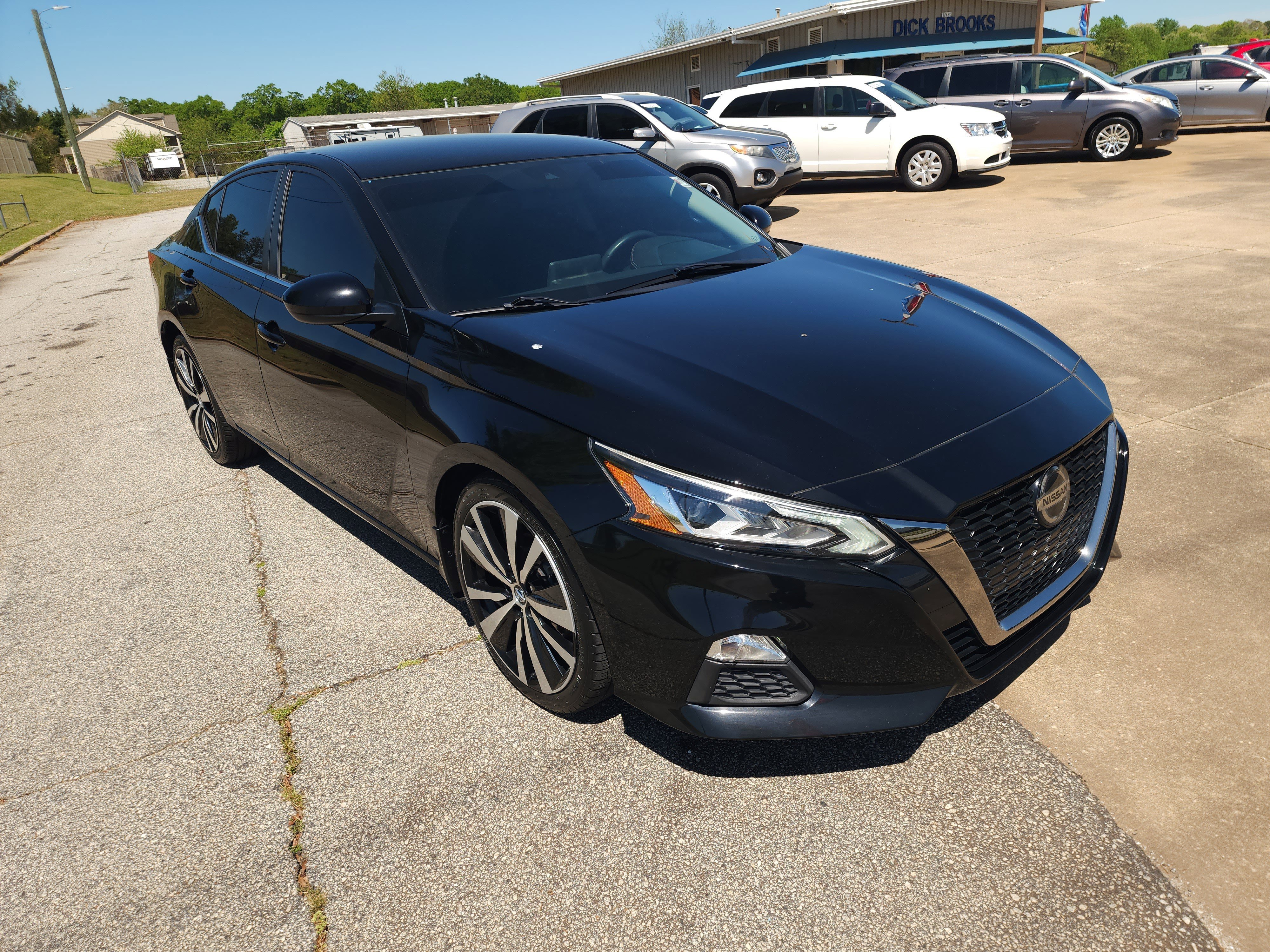Used 2020 Nissan Altima 2.5 SR FWD image 2