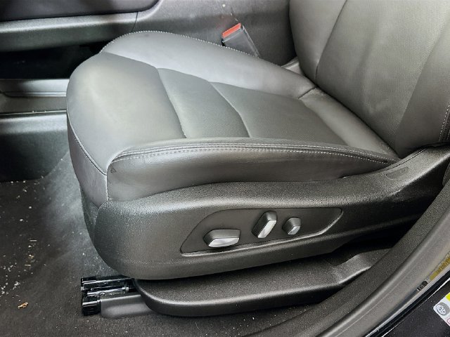 New 2025 Cadillac XT5 Premium Luxury AWD/4WD image 23