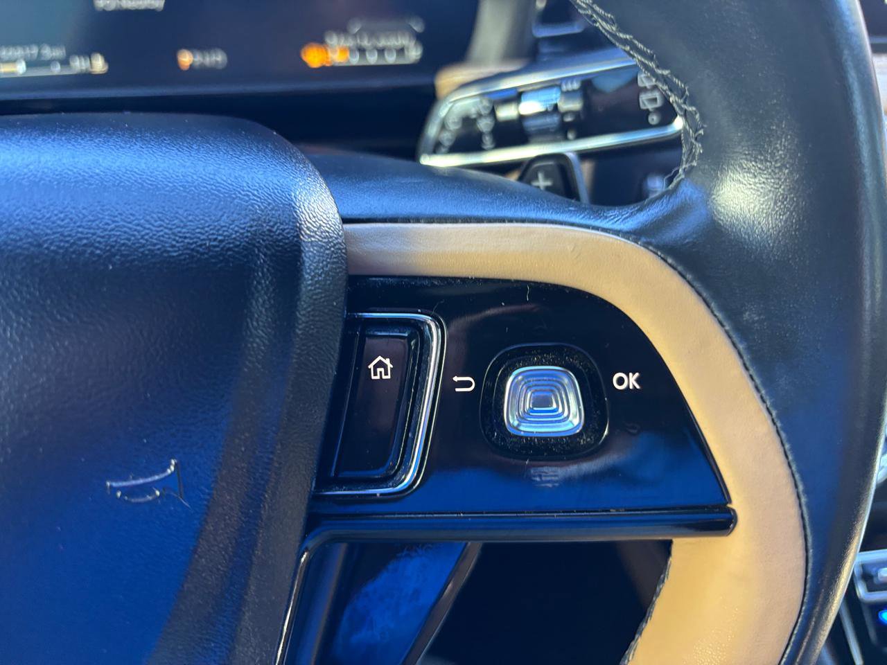 Used 2021 Lincoln Corsair Reserve image 19