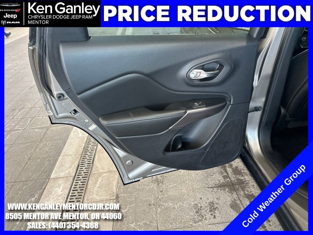 Used 2019 Jeep Cherokee Latitude Plus w/ Cold Weather Group image 19