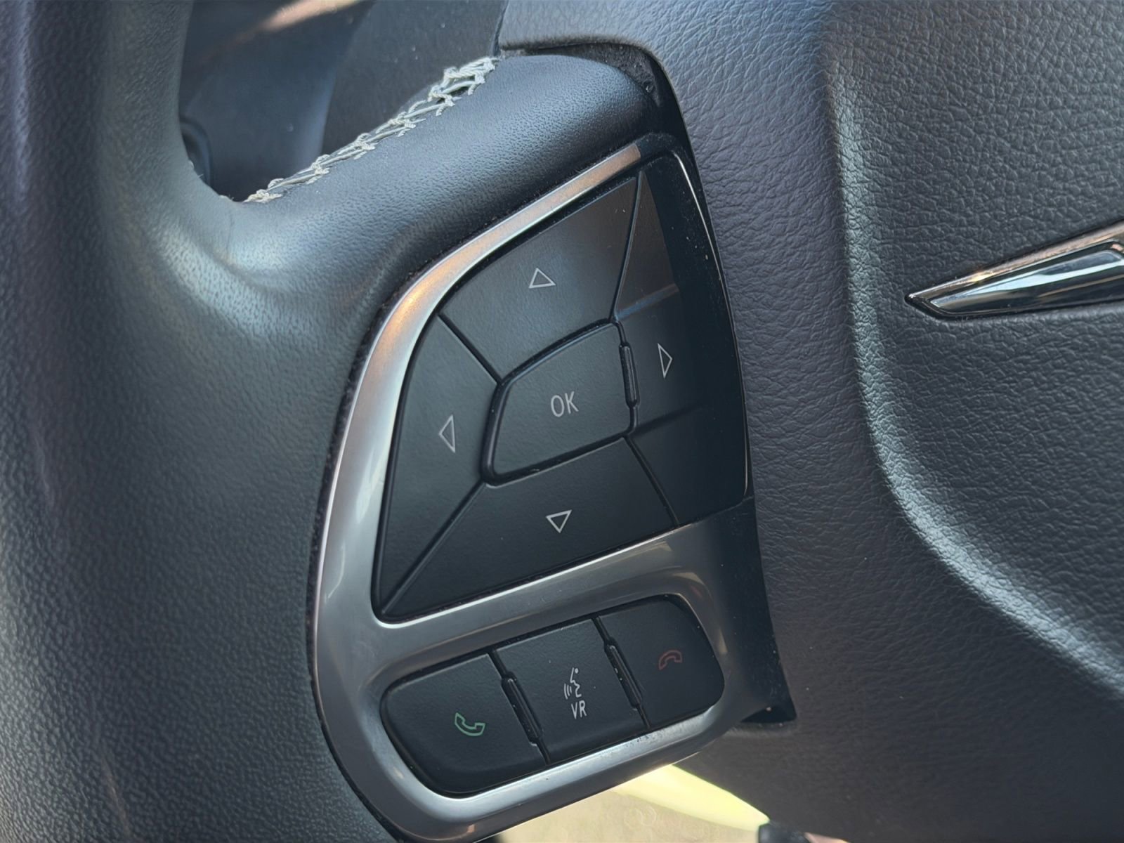 Used 2023 Chrysler Voyager LX image 21