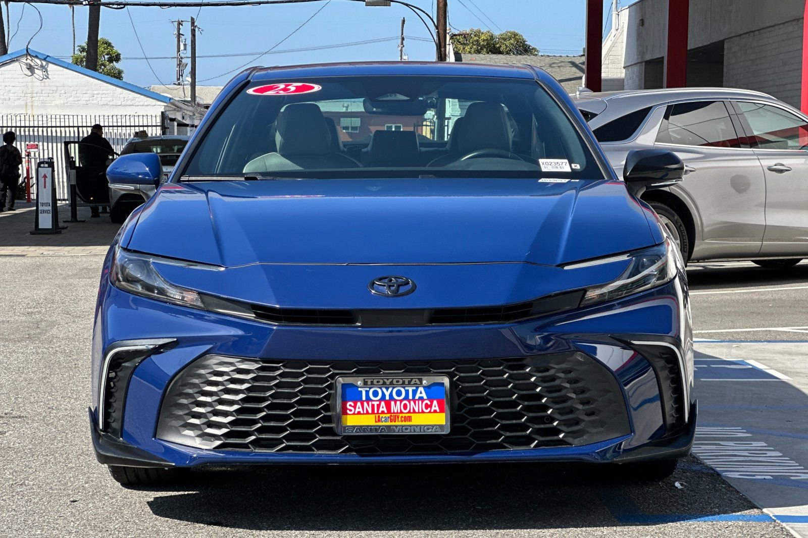Used 2025 Toyota Camry SE w/ Convenience Package FWD image 9