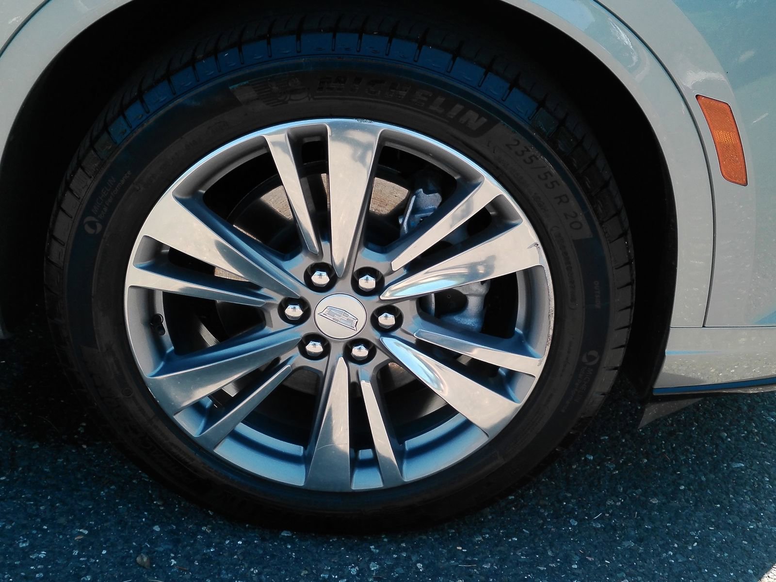 Used 2025 Cadillac XT6 Premium Luxury AWD/4WD image 21