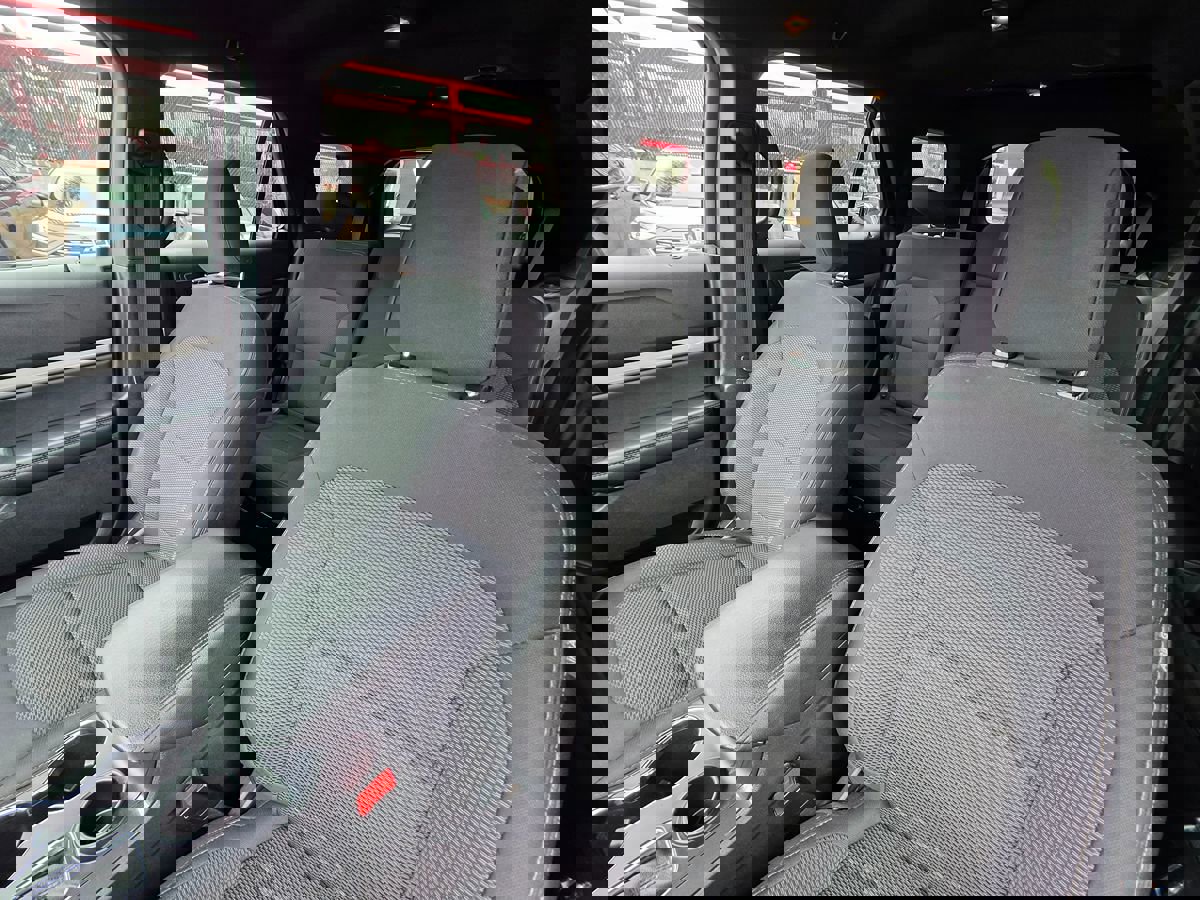 Used 2019 Ford Explorer XLT image 26