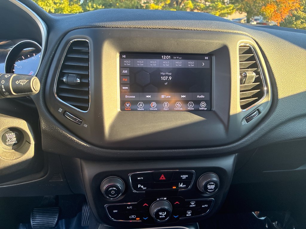 Used 2018 Jeep Compass Latitude w/ Popular Equipment Group AWD/4WD image 16