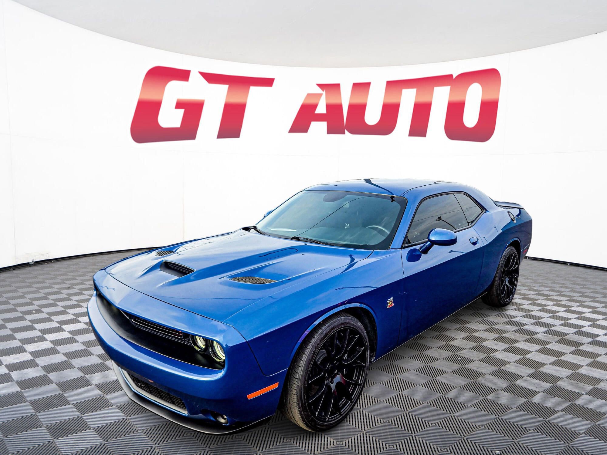 Used 2021 Dodge Challenger R/T Scat Pack RWD image 3