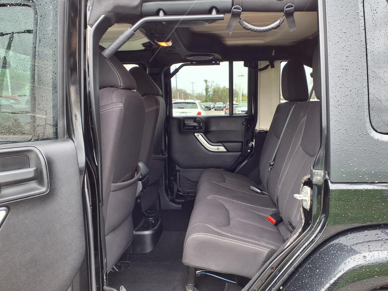 Used 2013 Jeep Wrangler Unlimited Sahara w/ Connectivity Group AWD/4WD image 11
