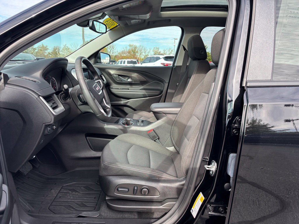 Used 2024 GMC Terrain SLE w/ Driver Convenience Package FWD image 15