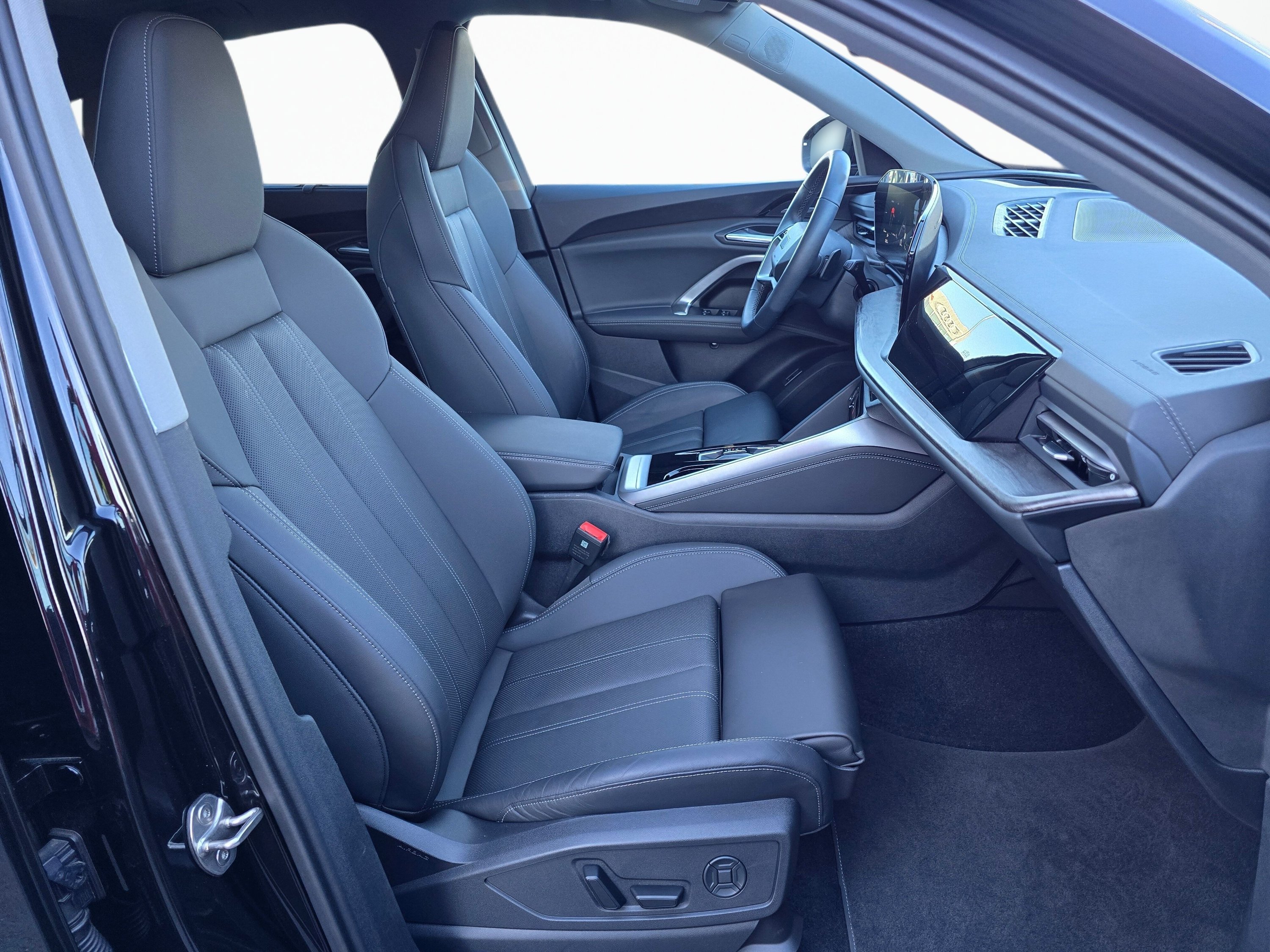 Certified 2025 Audi Q5 Premium Plus w/ Premium Plus AWD/4WD image 26