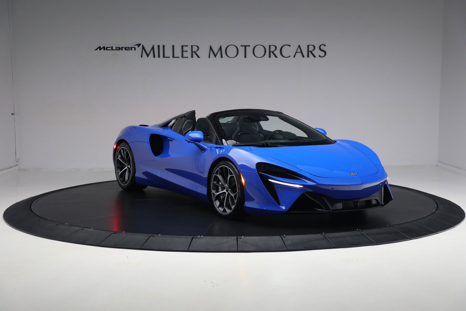 New 2025 McLaren Artura Spider image 11