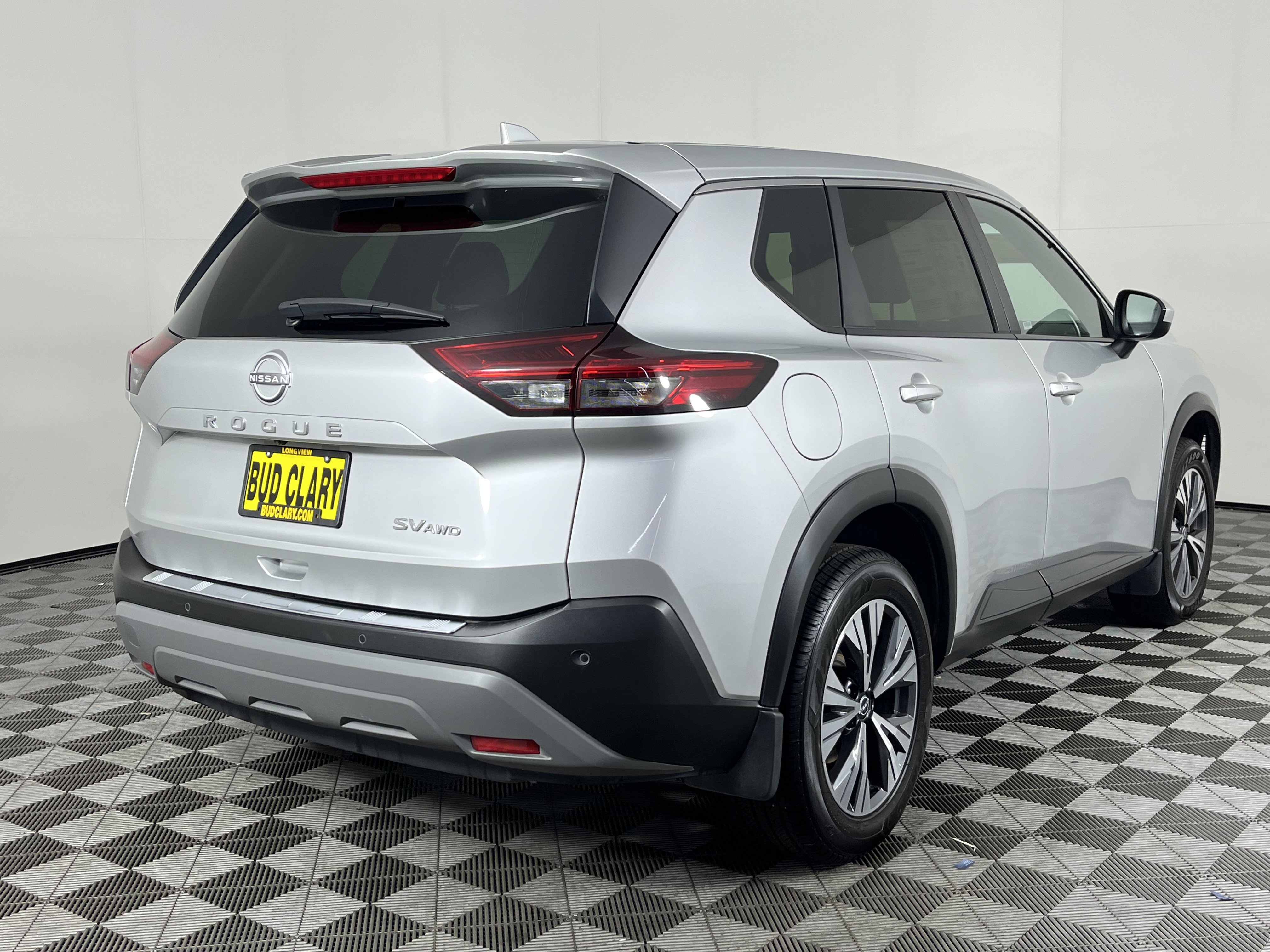 Used 2023 Nissan Rogue SV image 5