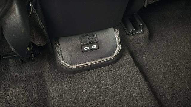 Used 2025 Toyota Highlander LE AWD/4WD image 10