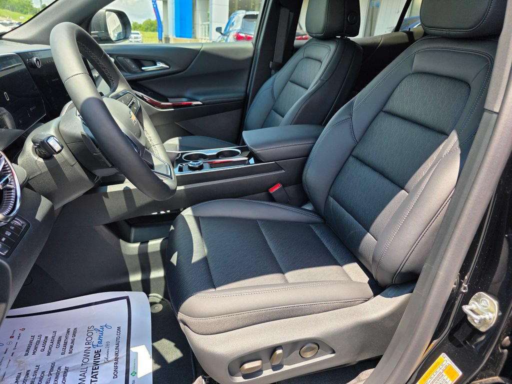 New 2026 Chevrolet Equinox LT w/ Convenience Package II AWD/4WD image 11