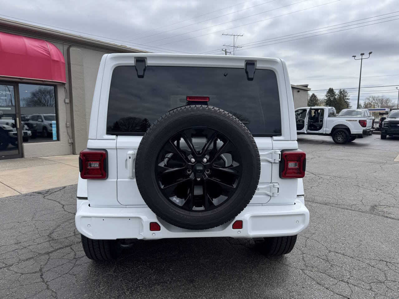 Used 2023 Jeep Wrangler 4WD Unlimited High Altitude image 5