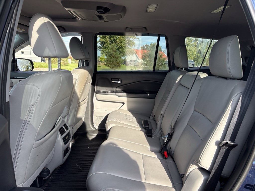 Used 2019 Honda Pilot Touring image 15